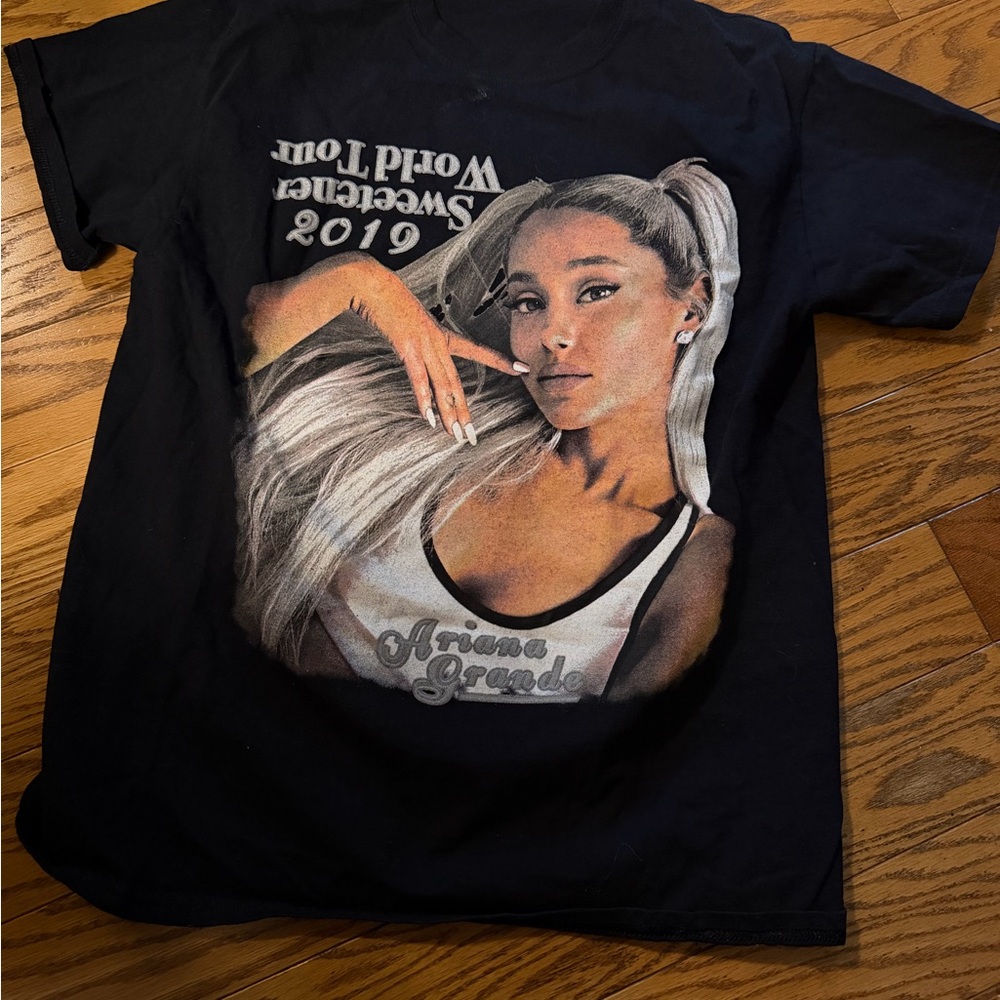 Ariana Grande 2019 Sweetener World Tour T-shirt